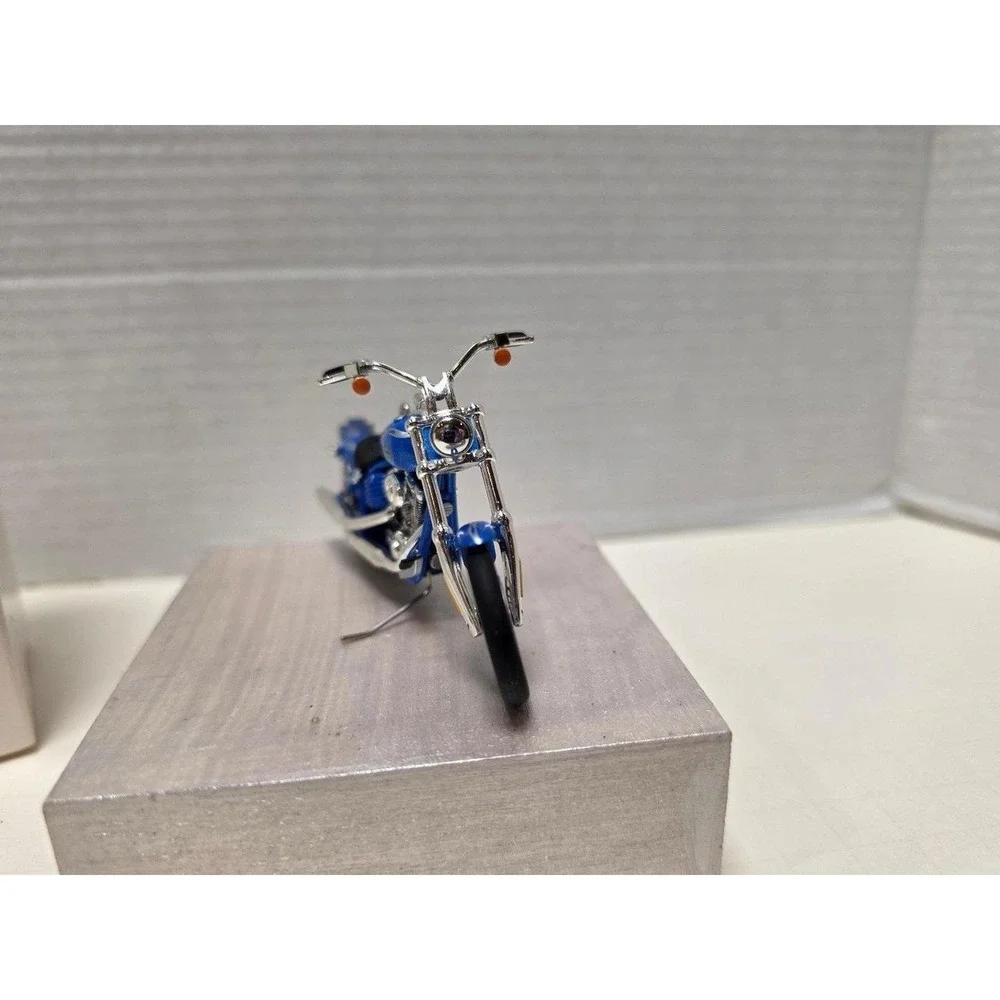 2009‎ Hallmark Keepsake Christmas ornament featuring a blue 2008 Harley-Davidson